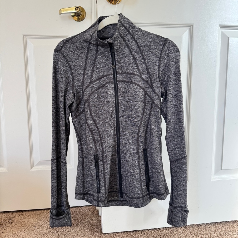Lululemon define jacket size 6